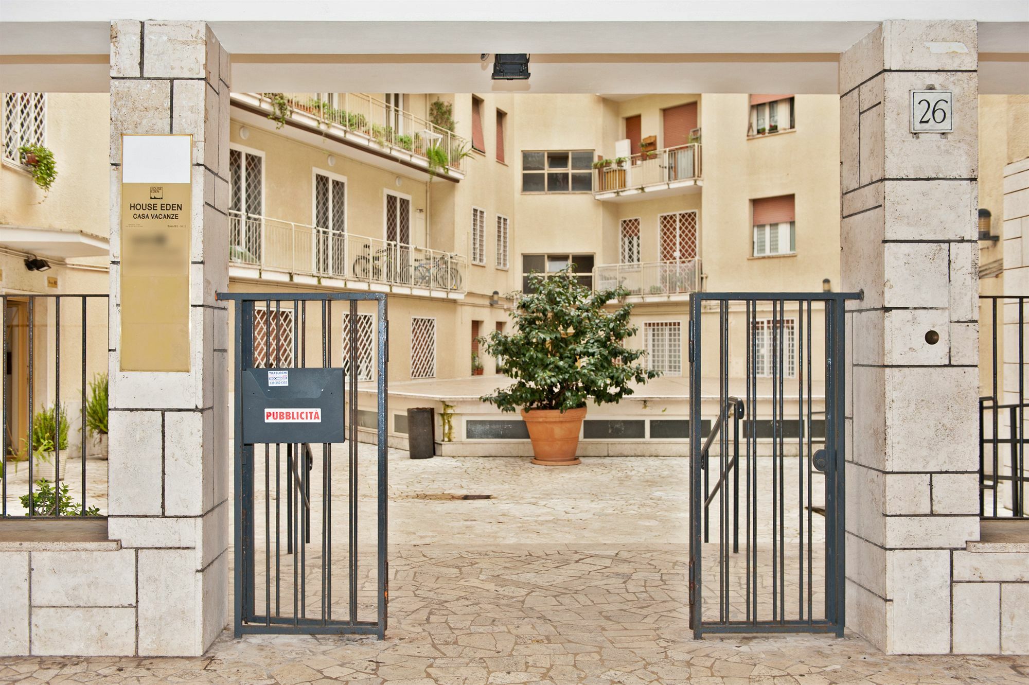 Casa Vacanze House Eden روما المظهر الخارجي الصورة